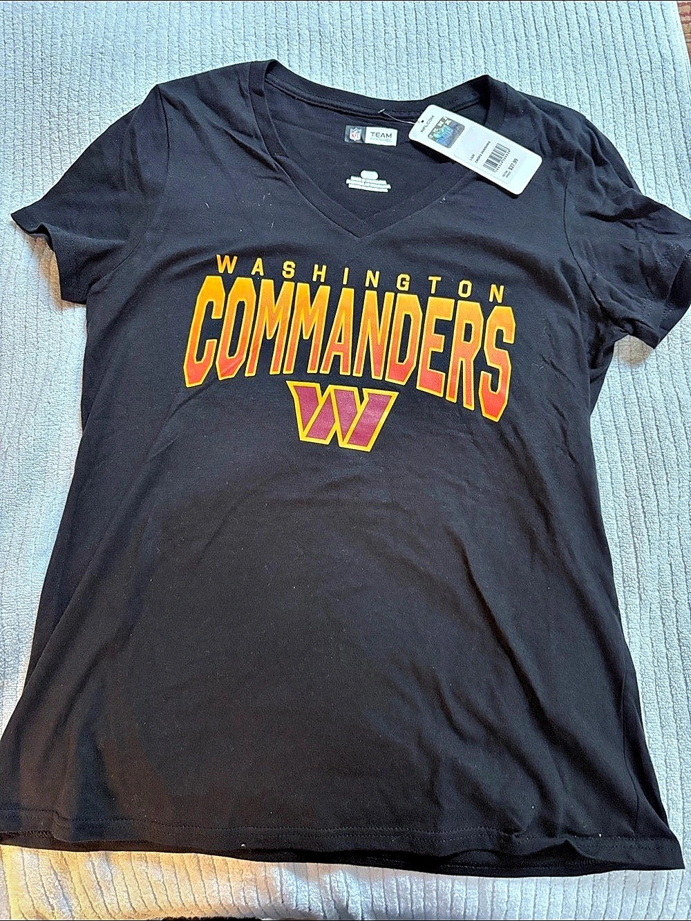 NFL Team Apparel Washington Commanders V-Neck T-Shirt V-Neck Tee Black & Red